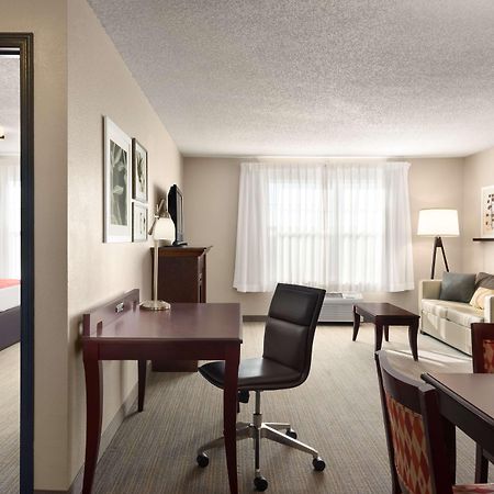 Country Inn & Suites By Radisson, Kansas City At Village West, Ks Bonner Springs Eksteriør bilde