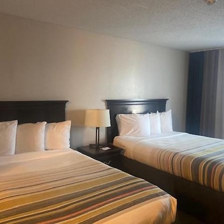 Country Inn & Suites By Radisson, Kansas City At Village West, Ks Bonner Springs Eksteriør bilde