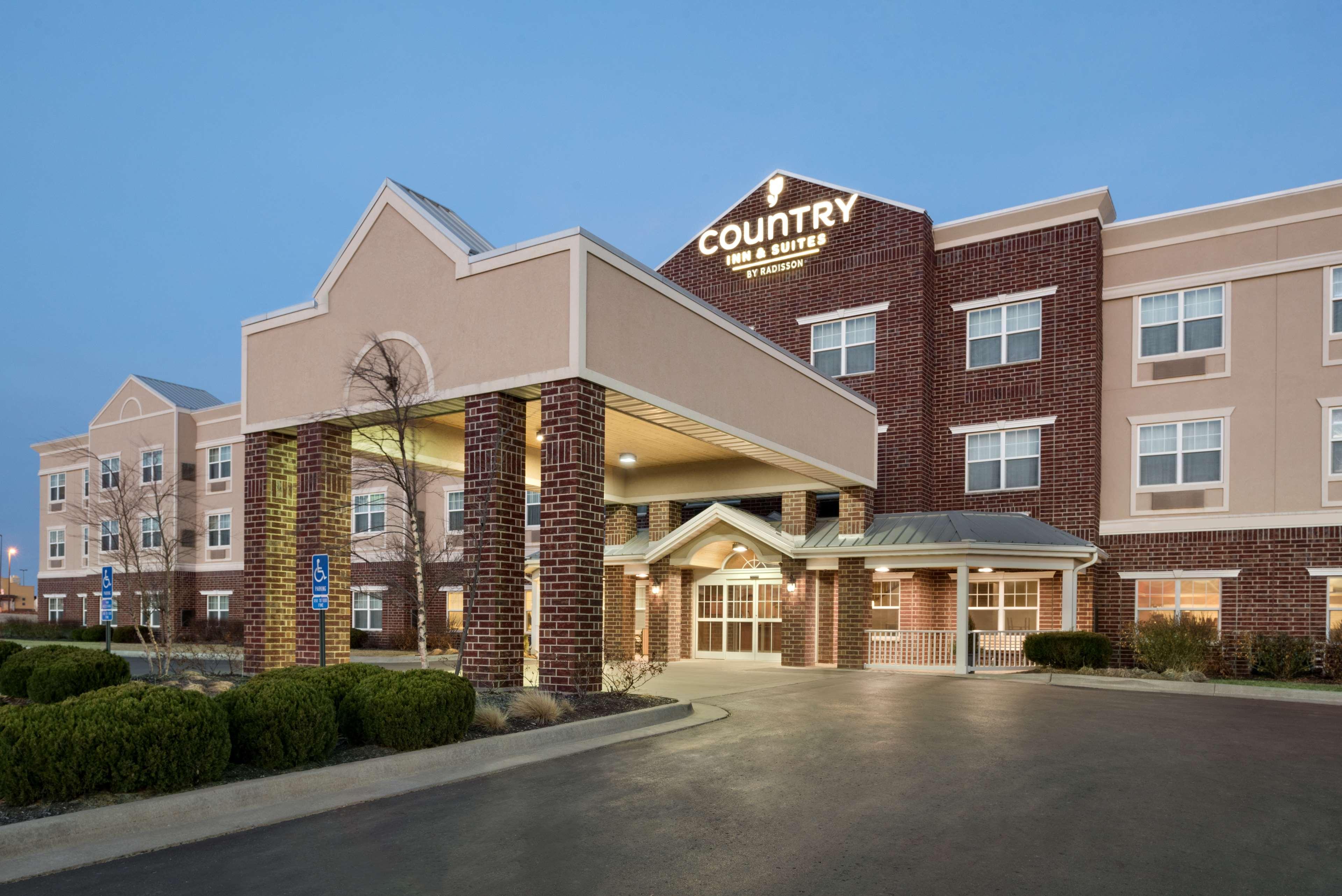 Country Inn & Suites By Radisson, Kansas City At Village West, Ks Bonner Springs Eksteriør bilde